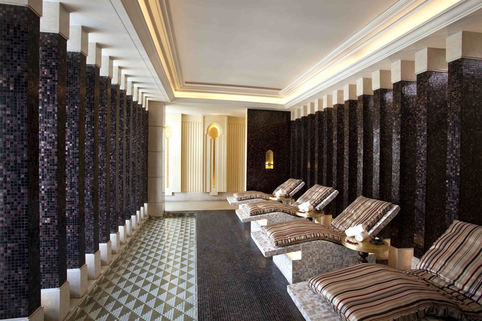 Imagen de la piscina del Hotel Crowne Plaza New Delhi Mayur Vihar Noida, An Ihg. Foto 9