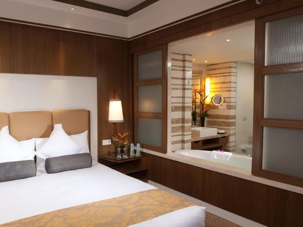 Imagen de la habitación del Hotel Crowne Plaza New Delhi Okhla, An Ihg. Foto 4