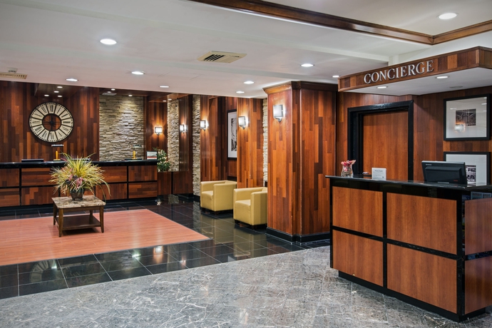 Imagen de los interiores del Hotel Crowne Plaza Newark Airport. Foto 15