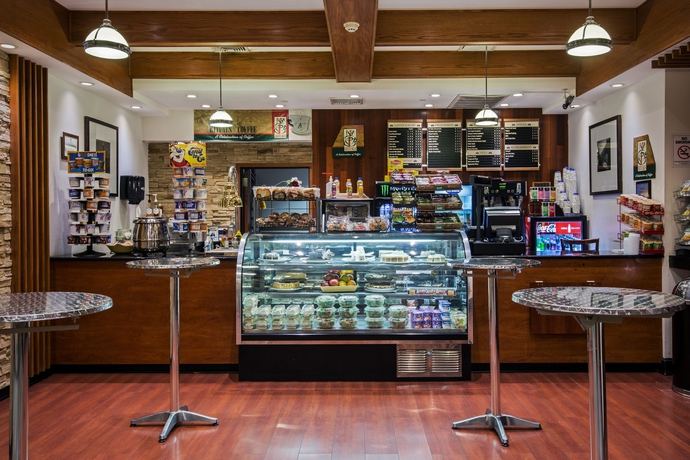 Imagen del bar/restaurante del Hotel Crowne Plaza Newark Airport. Foto 4