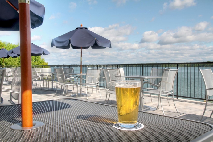Imagen del bar/restaurante del Hotel Crowne Plaza Niagara Falls NY Riverside by IHG. Foto 2