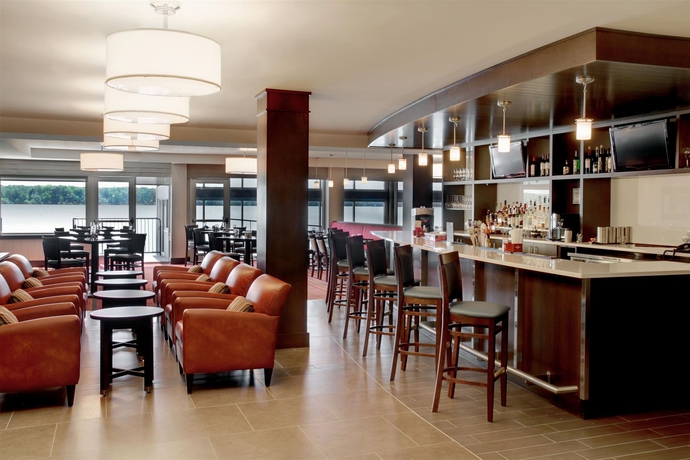 Imagen del bar/restaurante del Hotel Crowne Plaza Niagara Falls NY Riverside by IHG. Foto 3