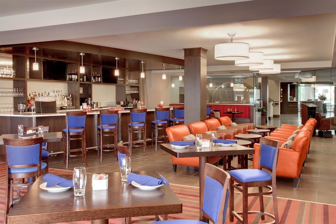 Imagen del bar/restaurante del Hotel Crowne Plaza Niagara Falls NY Riverside by IHG. Foto 4
