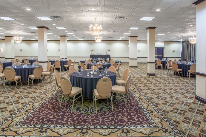 Imagen de los interiores del Hotel Crowne Plaza Oklahoma City. Foto 5