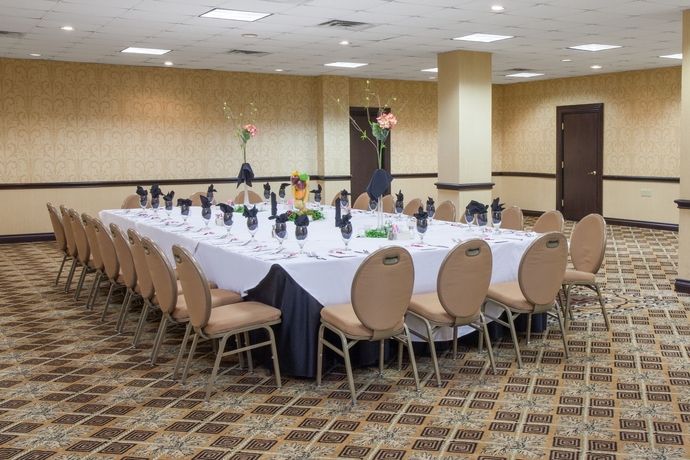 Imagen de los interiores del Hotel Crowne Plaza Oklahoma City. Foto 9