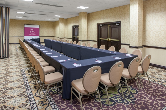 Imagen de los interiores del Hotel Crowne Plaza Oklahoma City. Foto 12