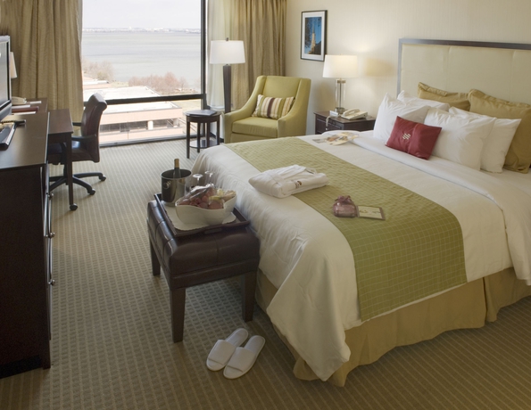 Imagen de la habitación del Hotel Crowne Plaza Old Town Alexandria. Foto 2