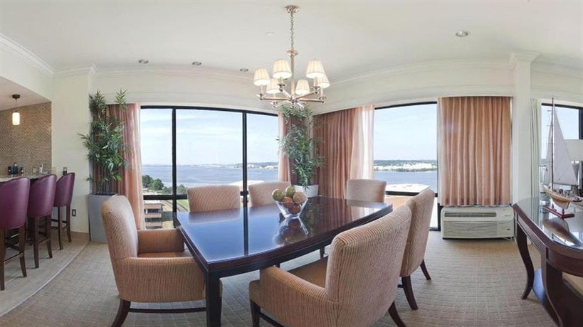 Imagen de la habitación del Hotel Crowne Plaza Old Town Alexandria. Foto 3