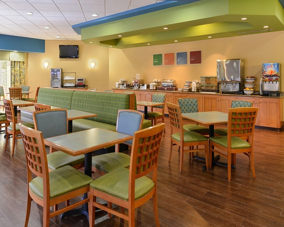 Imagen del bar/restaurante del Hotel Crowne Plaza Orlando - Lake Buena Vista , An Ihg. Foto 3