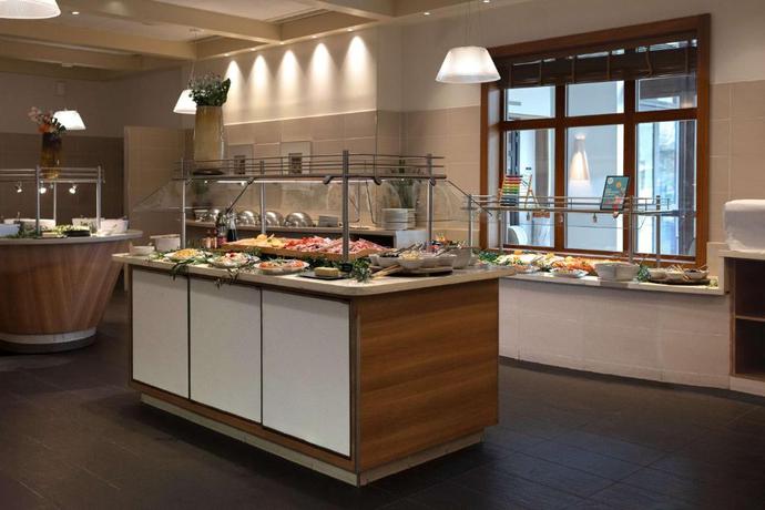 Imagen del bar/restaurante del Hotel Crowne Plaza Paris Marne-la-Vallee by IHG. Foto 8