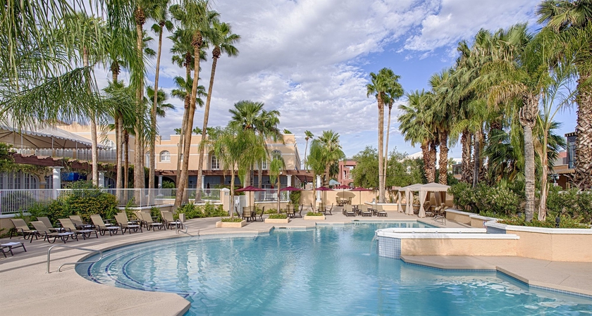 Imagen de la piscina del Hotel Crowne Plaza Phoenix - Chandler Golf Resort, An Ihg. Foto 16