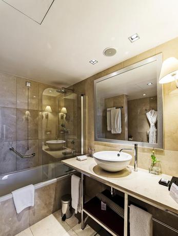 Imagen de la habitación del Hotel Crowne Plaza Porto, An Ihg. Foto 7