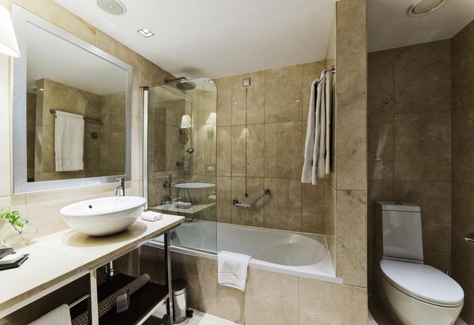 Imagen de la habitación del Hotel Crowne Plaza Porto, An Ihg. Foto 8