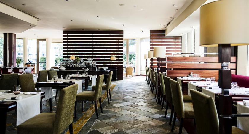 Imagen del bar/restaurante del Hotel Crowne Plaza Porto, An Ihg. Foto 3