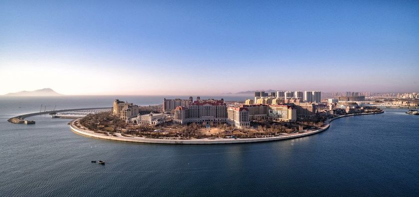 Imagen de los exteriores del Hotel Crowne Plaza Qingdao Oriental Movie Metropolis, An Ihg. Foto 7