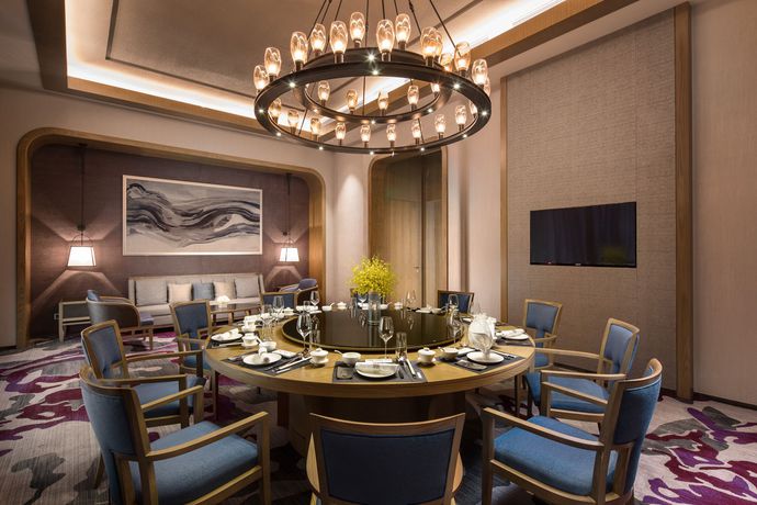 Imagen del bar/restaurante del Hotel Crowne Plaza Qingdao Oriental Movie Metropolis, An Ihg. Foto 3