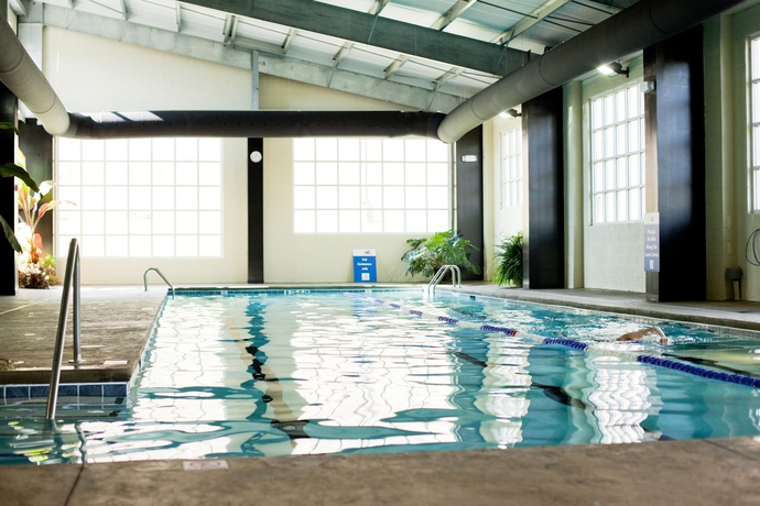 Imagen de la piscina del Hotel Crowne Plaza Resort Asheville, An Ihg. Foto 16