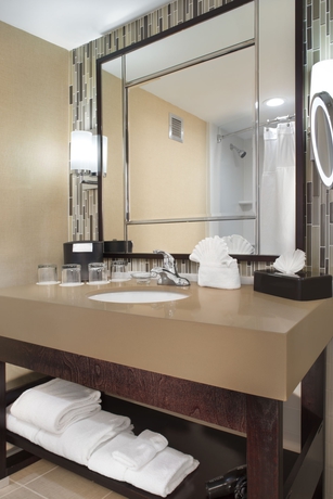 Imagen de la habitación del Hotel Crowne Plaza Resort Asheville, An Ihg. Foto 10