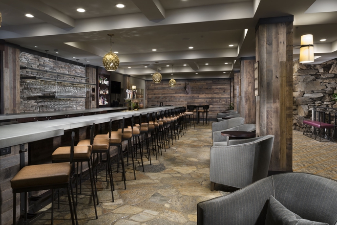 Imagen del bar/restaurante del Hotel Crowne Plaza Resort Asheville, An Ihg. Foto 6