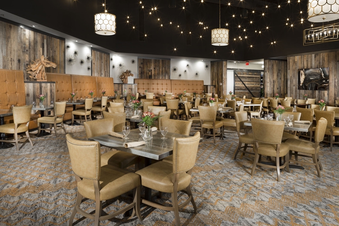 Imagen del bar/restaurante del Hotel Crowne Plaza Resort Asheville, An Ihg. Foto 7