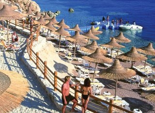 Imagen de los exteriores del Hotel Crowne Plaza Resort. Foto 6
