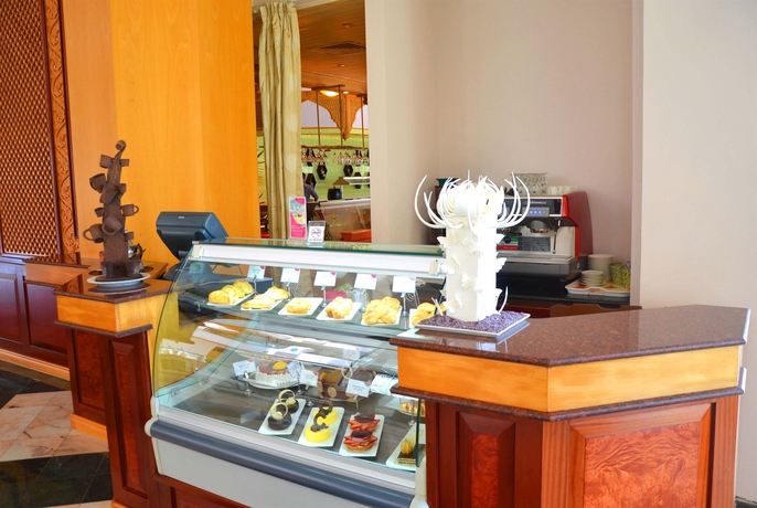 Imagen del bar/restaurante del Hotel Crowne Plaza Resort Salalah, An Ihg. Foto 4