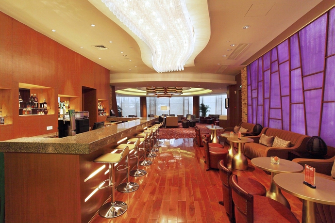 Imagen del bar/restaurante del Hotel Crowne Plaza Riverside Chongqing. Foto 1
