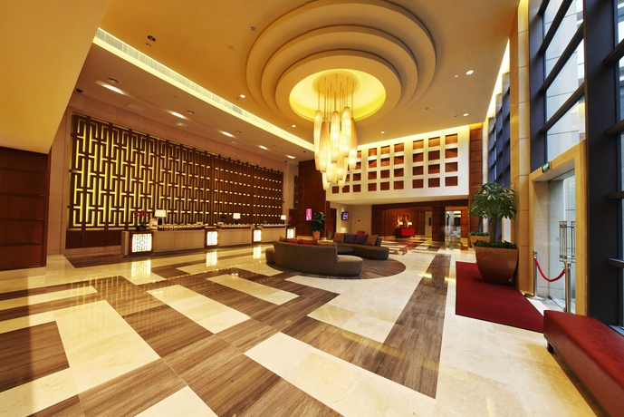 Imagen de los interiores del Hotel Crowne Plaza Riverside Chongqing. Foto 8