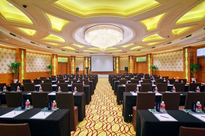 Imagen de los interiores del Hotel Crowne Plaza Riverside Chongqing. Foto 10