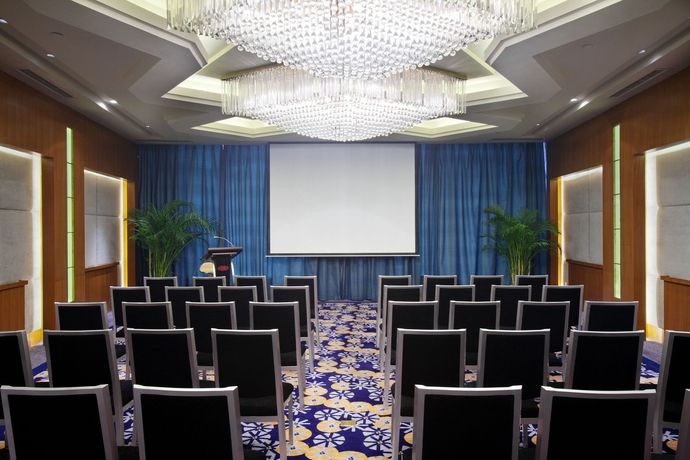 Imagen de los interiores del Hotel Crowne Plaza Riverside Chongqing. Foto 15