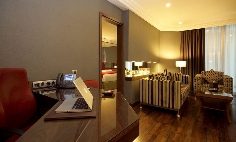 Imagen de la habitación del Hotel Crowne Plaza Riyadh Minhal, An Ihg. Foto 16