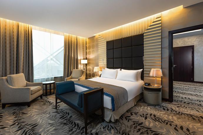Imagen de la habitación del Hotel Crowne Plaza Riyadh RDC and Convention. Foto 9