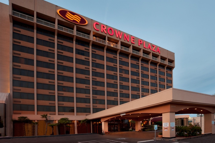Imagen de los exteriores del Hotel Crowne Plaza San Antonio Airport, An Ihg. Foto 6