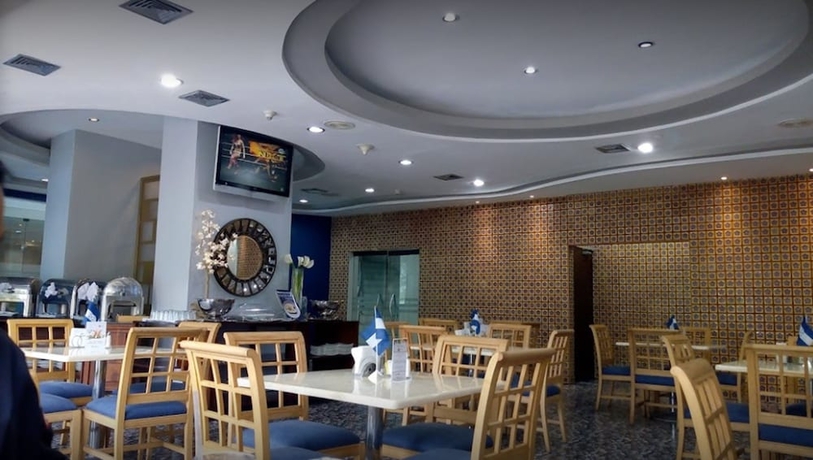 Imagen del bar/restaurante del Hotel Crowne Plaza San Pedro Sula. Foto 3