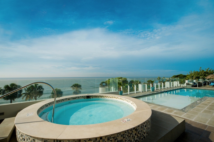 Imagen de la piscina del Hotel Crowne Plaza Santo Domingo, An Ihg. Foto 12