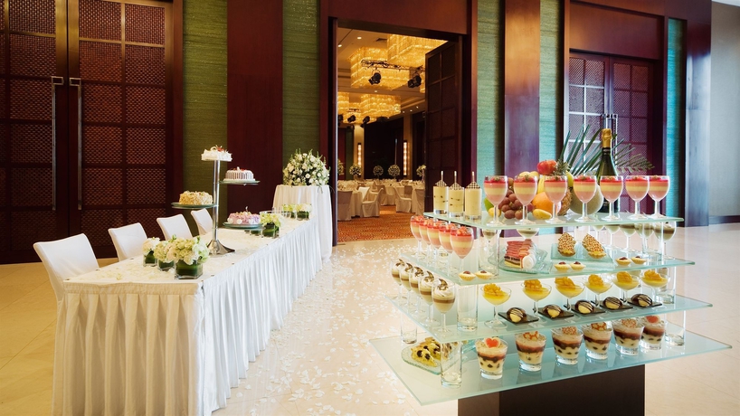 Imagen del bar/restaurante del Hotel Crowne Plaza Shanghai Pudong, An Ihg. Foto 3