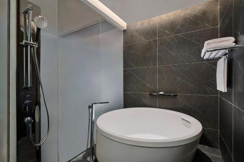 Imagen de la habitación del Hotel Crowne Plaza Shanghai Snow World, an IHG. Foto 16