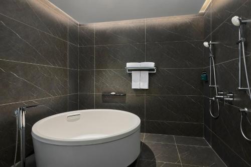 Imagen de la habitación del Hotel Crowne Plaza Shanghai Snow World, an IHG. Foto 20