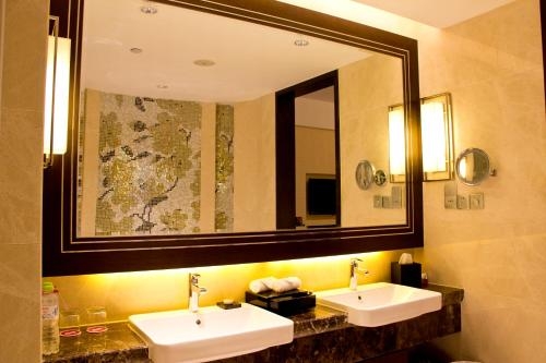 Imagen de la habitación del Hotel Crowne Plaza Shaoxing, An Ihg. Foto 5