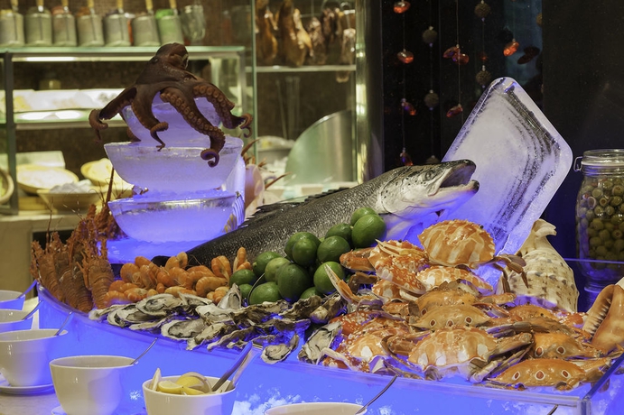 Imagen del bar/restaurante del Hotel Crowne Plaza Shenzhen Futian, An Ihg. Foto 4