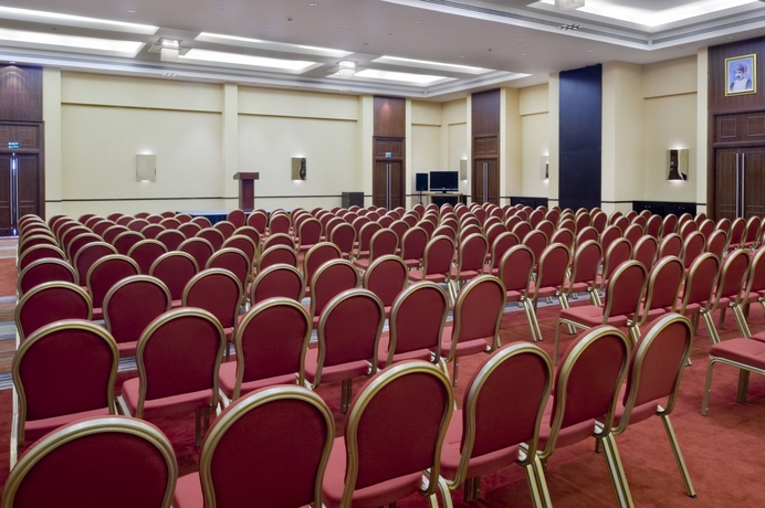 Imagen de los interiores del Hotel Crowne Plaza Sohar, An Ihg. Foto 14