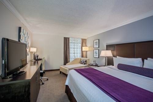 Imagen de la habitación del Hotel Crowne Plaza Suffern-mahwah. Foto 3