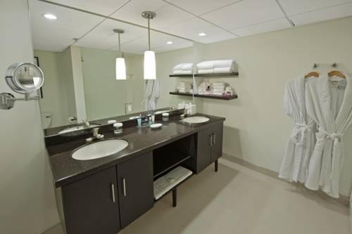 Imagen de la habitación del Hotel Crowne Plaza Suffern-mahwah. Foto 13