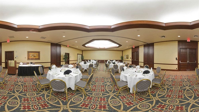 Imagen de los interiores del Hotel Crowne Plaza Suites Arlington, An Ihg. Foto 12