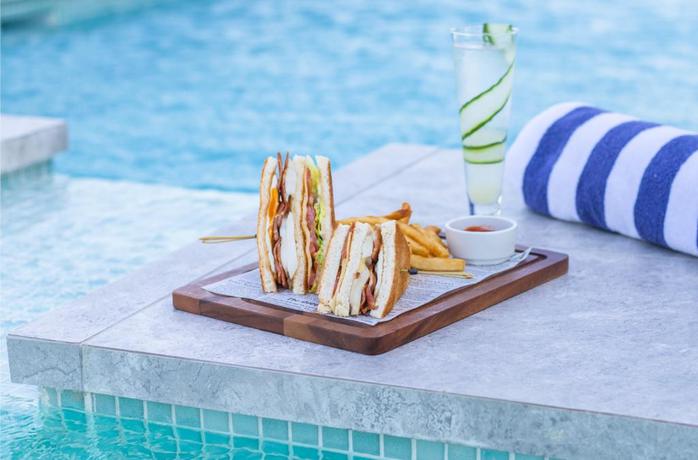 Imagen de la piscina del Hotel Crowne Plaza Sydney Burwood (ex Marsden Hotel Burwood). Foto 16