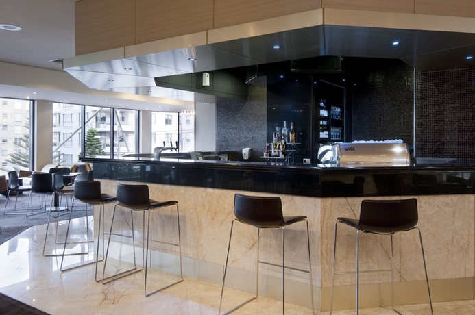 Imagen del bar/restaurante del Hotel Crowne Plaza Sydney Coogee Beach, An Ihg. Foto 8