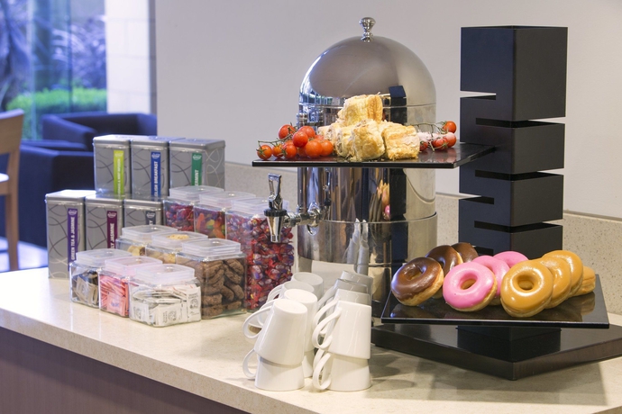 Imagen del bar/restaurante del Hotel Crowne Plaza Sydney Macquarie Park by IHG. Foto 5