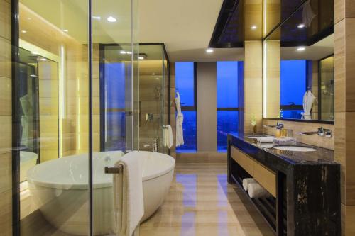 Imagen general del Hotel Crowne Plaza Tianjin Mei Jiang Nan, An Ihg. Foto 1