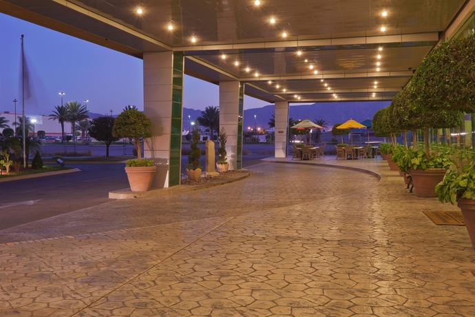 Imagen de los exteriores del Hotel Crowne Plaza Torreon. Foto 8