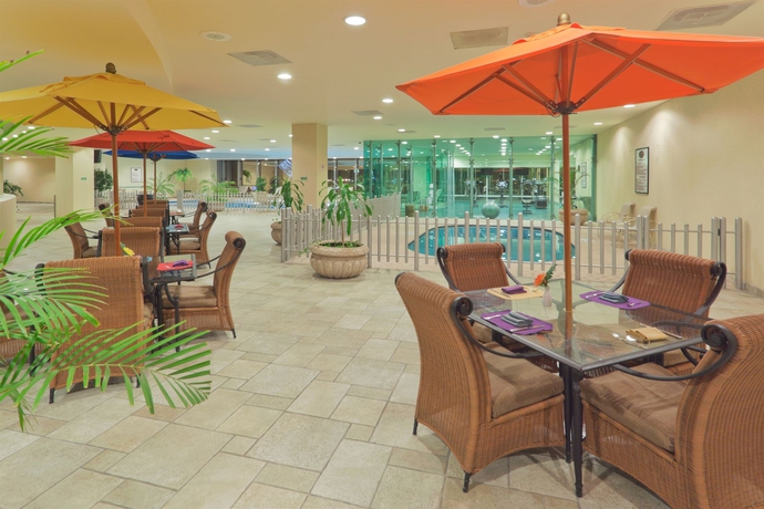 Imagen del bar/restaurante del Hotel Crowne Plaza Torreon. Foto 4